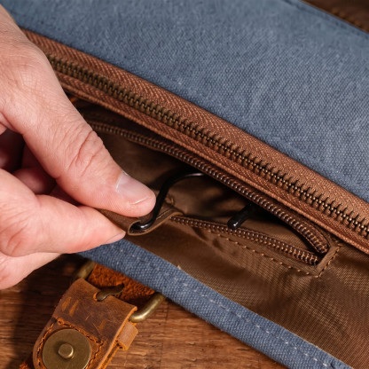 Hanging Toiletry bag TRAPPER